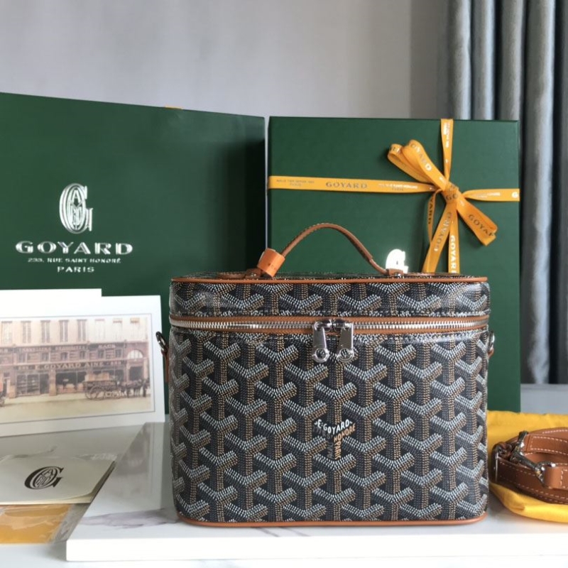 Go*ard cosmetic bags